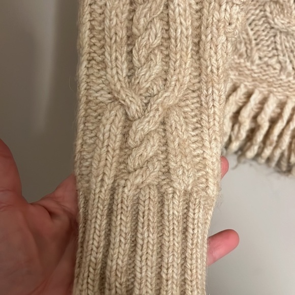 Banana Republic-Cable Knit Fringe Hem Sweater - Picture 5 of 15